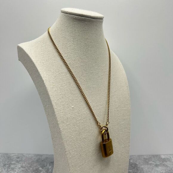 Authentic Louis Vuitton Gold Tone Single Chain Padlock & Key Charm Necklace 326 - Picture 3 of 14